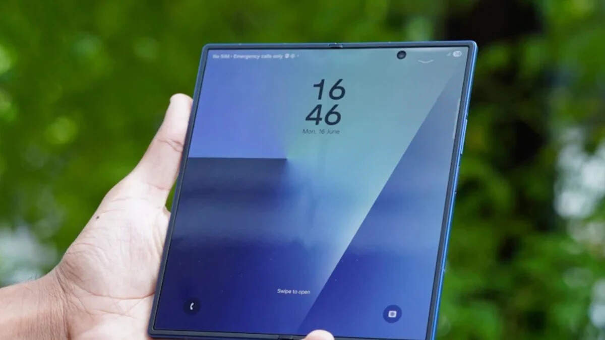 Samsung Galaxy Wide Fold : टैबलेट जैसा फोन जल्द आ सकता है, जानें पूरी डिटेल