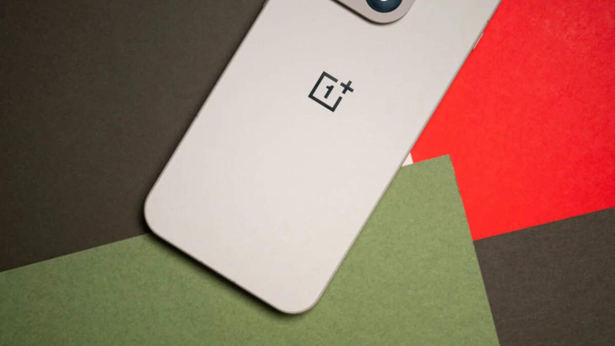 स्मार्टफोन लवर्स के लिए खुशखबरी: OnePlus 16 ला रहा है अब तक की सबसे लंबी चलने वाली बैटरी और जादुई डिस्प्ले!