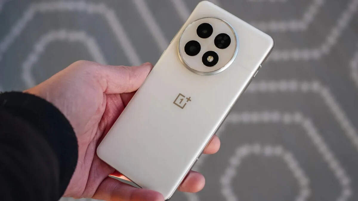 क्या आपका पुराना फोन साथ छोड़ रहा है? OnePlus 13 की इस डील के साथ करें अपने सपनों को पूरा