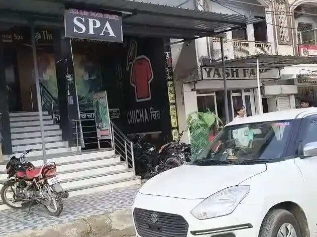 स्पा सेंटर पर पुलिस का बड़ा एक्शन: सेक्स रैकेट के आरोप में 7 गिरफ्तार, जांच में जुटी पुलिस