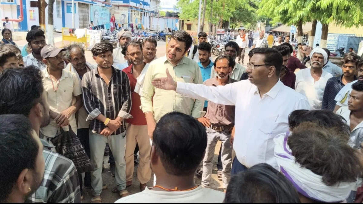Narsinghpur District Hospital : गेट पास नियम लागू होते ही मचा बवाल, मरीज के परिजनों ने किया हंगामा