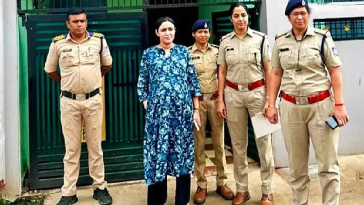 जबलपुर में देह व्यापार का भंडाफोड़: सरस्वती कॉलोनी में चल रहा था अवैध धंधा
