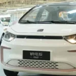 सोडियम-आयन बैटरी से बदलेगा इलेक्ट्रिक कारों का खेल, Changan ने पेश की दुनिया की पहली मास-प्रोड्यूस्ड कार