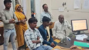 दिव्यांग दलित दूल्हे को दबंगों ने घोड़ी से उतारा, बारात ले जाने के बजाय थाने पहुंचा परिवार